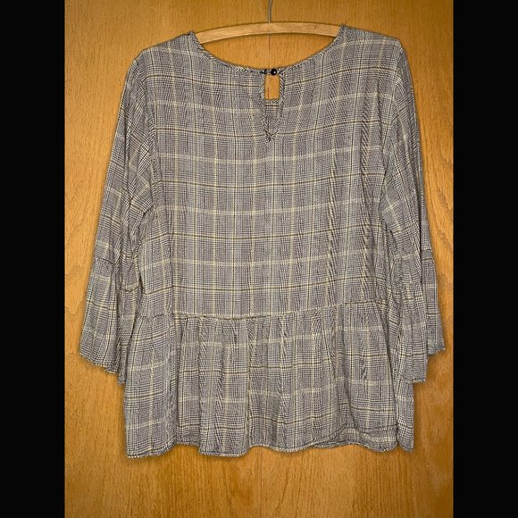 Chenault Relaxed Peplum Blouse With Embroidered Flowers Size L - Picture 2 of 7